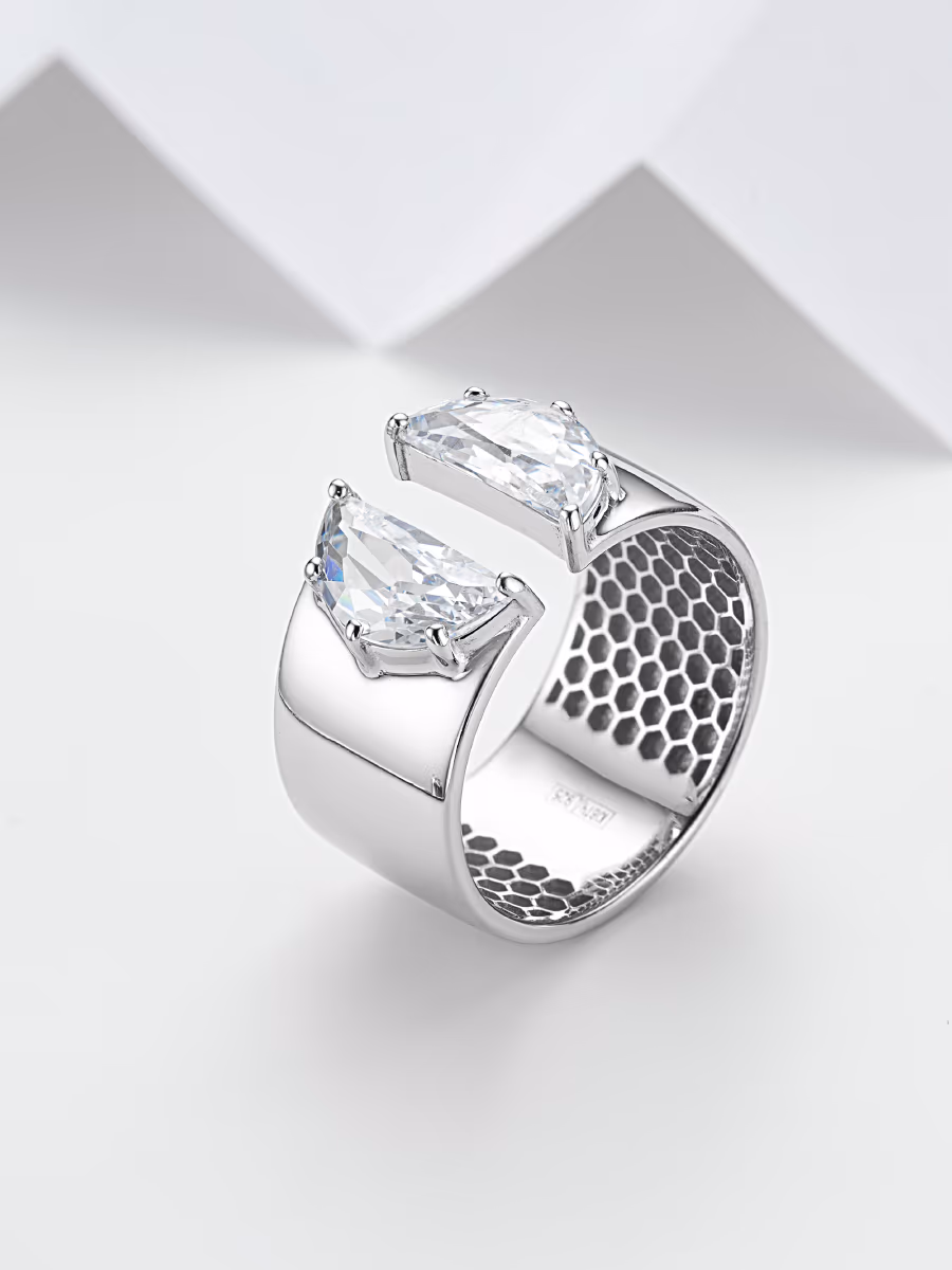 Кольцо из серебра 925 пробы
